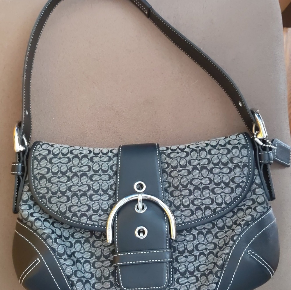 Purses - Picture 4 of 4